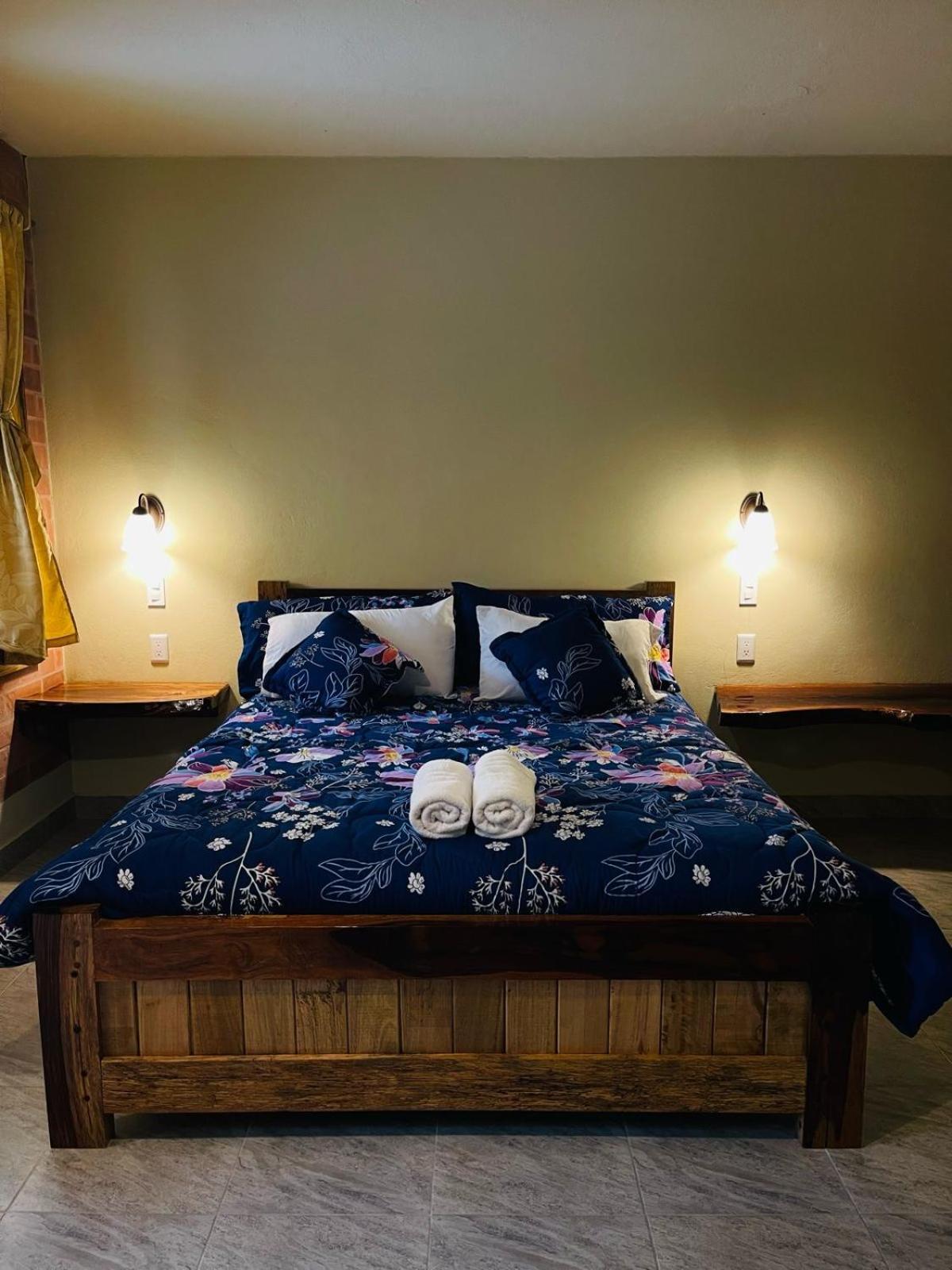 Casa Del Rio En Mindo Bed & Breakfast ภายนอก รูปภาพ