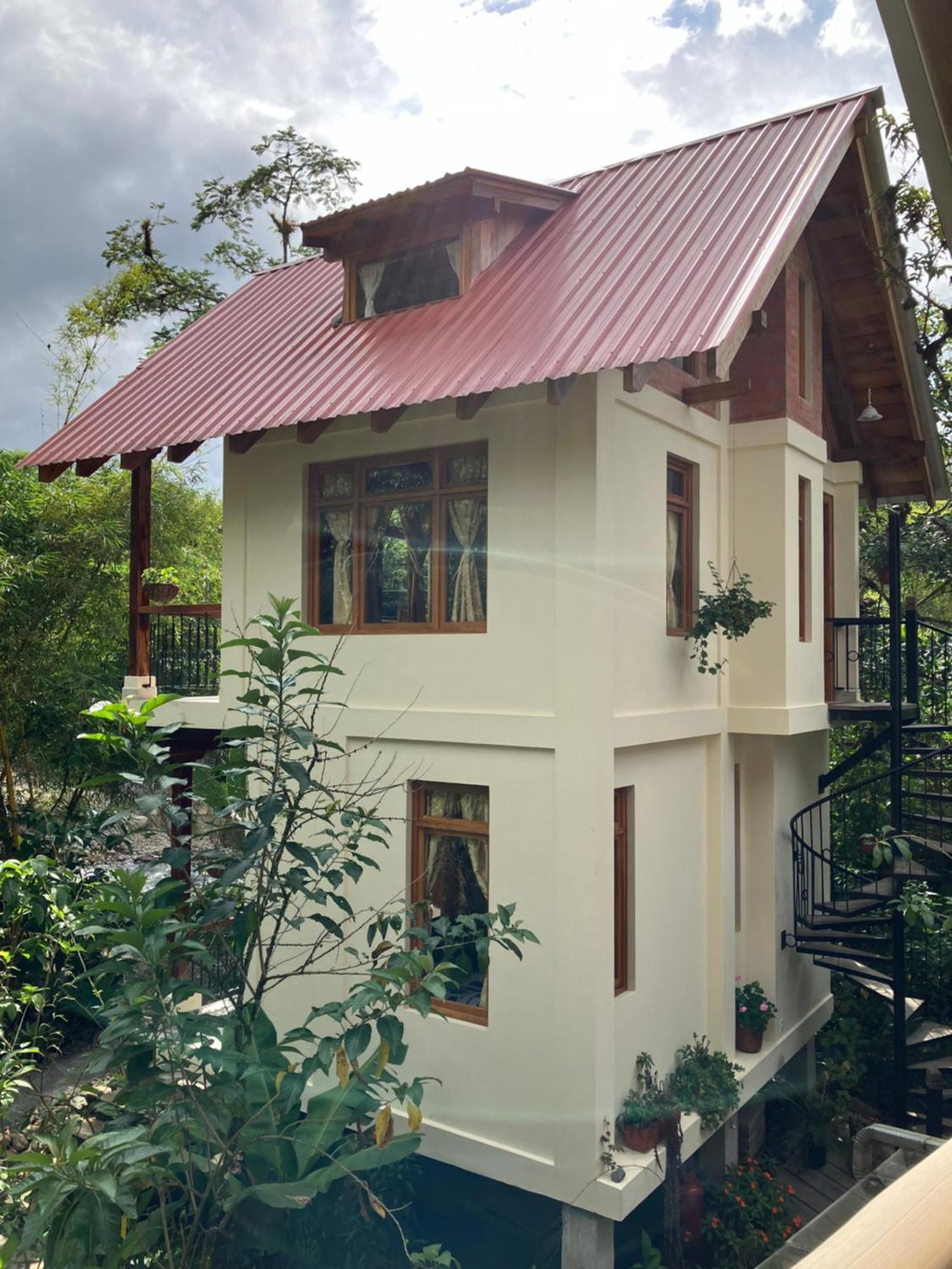 Casa Del Rio En Mindo Bed & Breakfast ภายนอก รูปภาพ