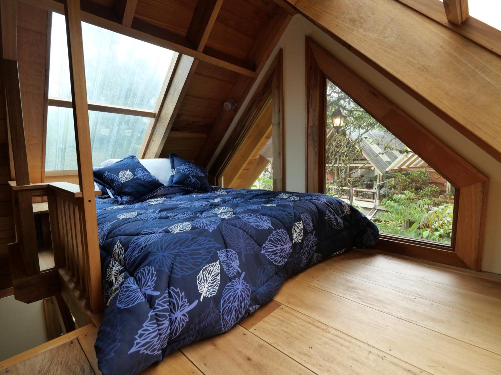 Casa Del Rio En Mindo Bed & Breakfast ภายนอก รูปภาพ