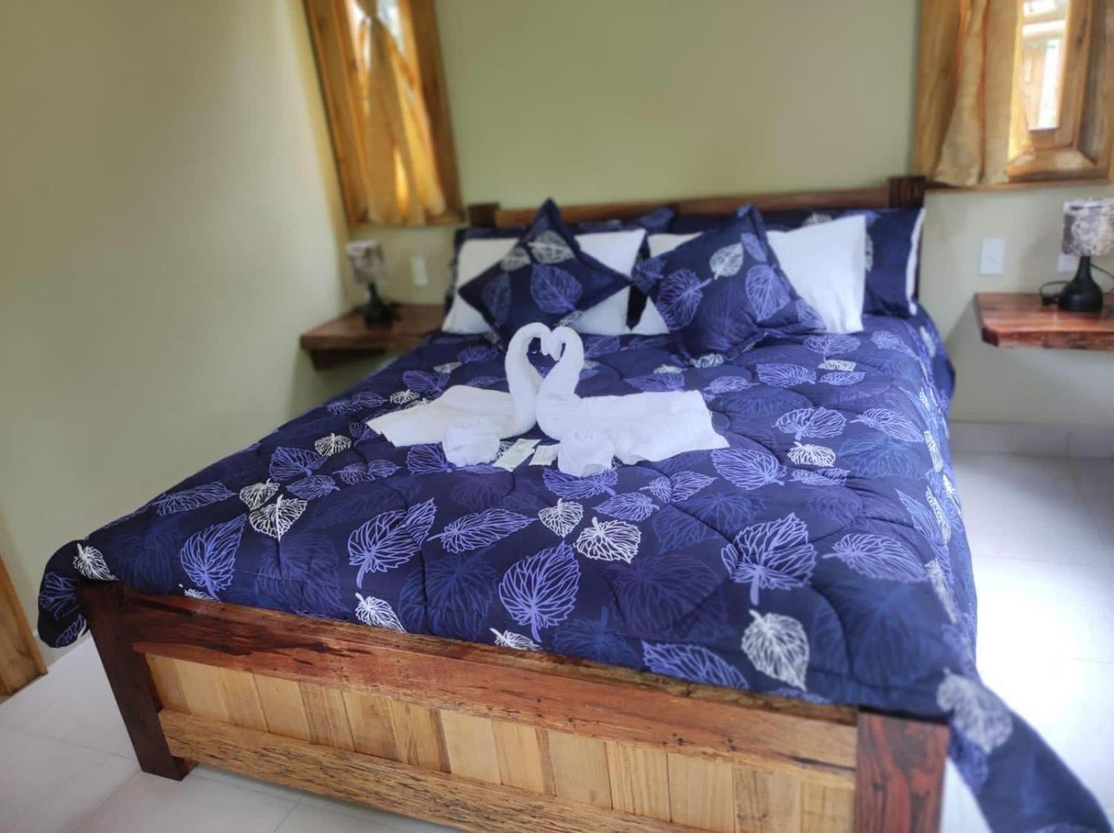Casa Del Rio En Mindo Bed & Breakfast ภายนอก รูปภาพ